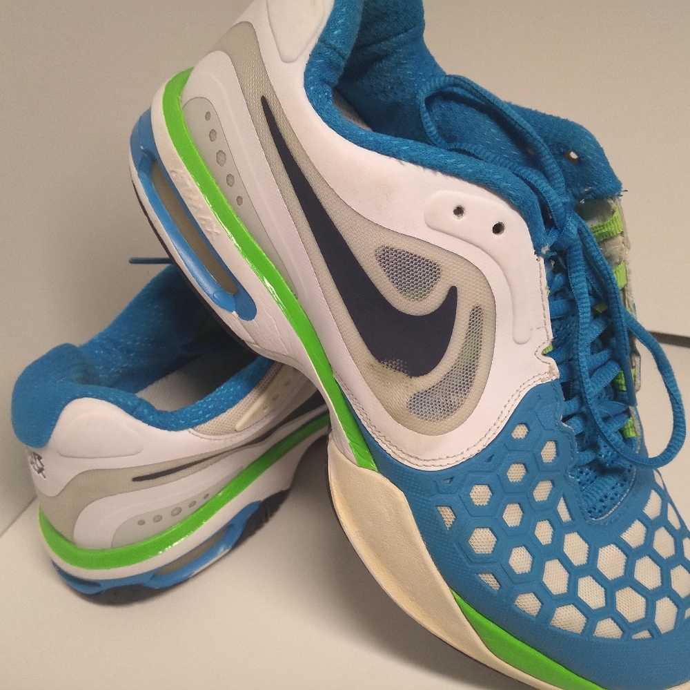 Nike ballistec 4.3 pre own in good condition